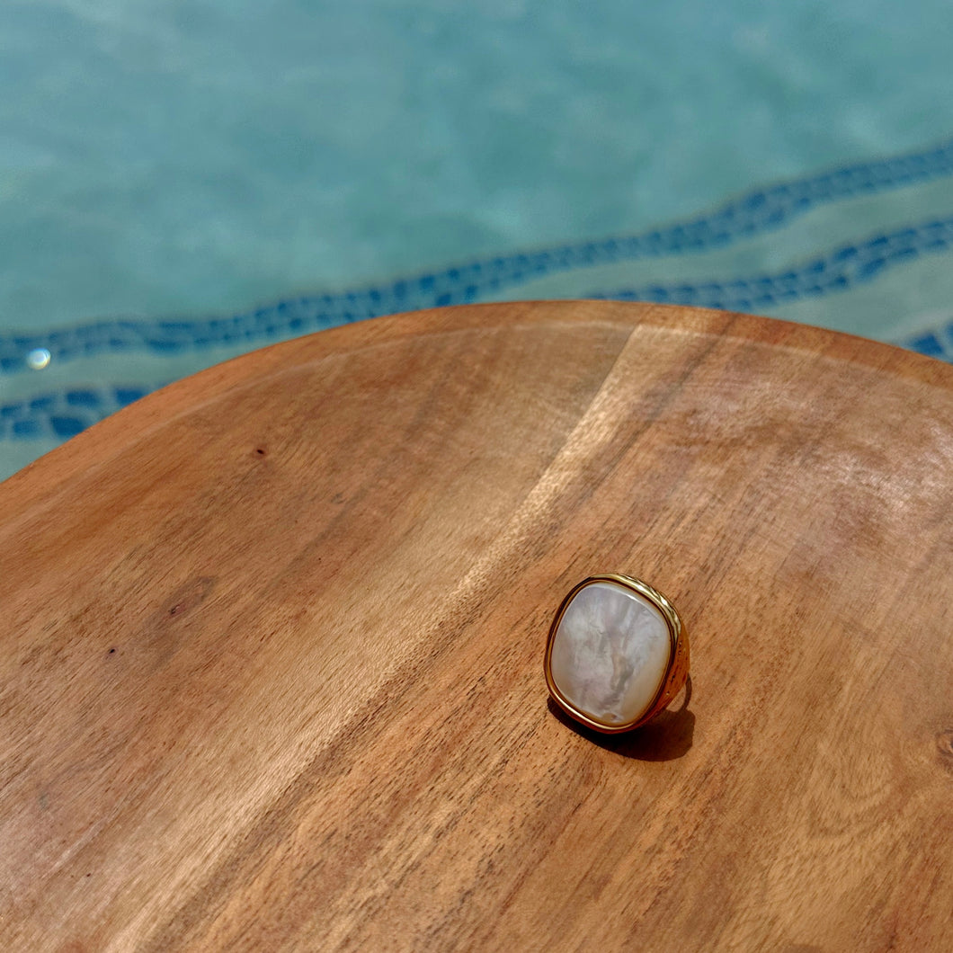Eloísa Mother Pearl Ring